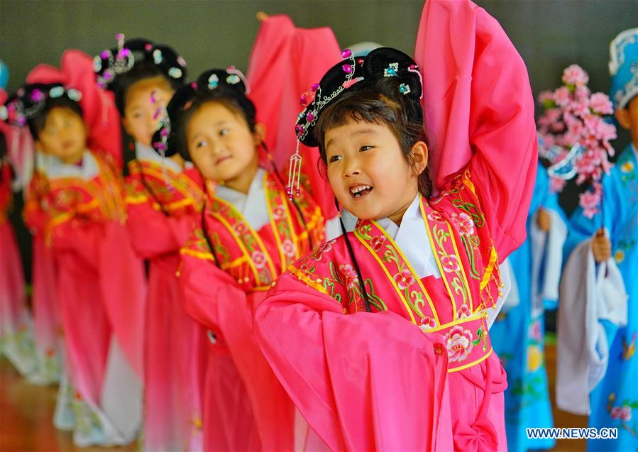 CHINA-HEBEI-LUANNAN-INTANGIBLE CULTURAL HERITAGE LESSONS (CN)