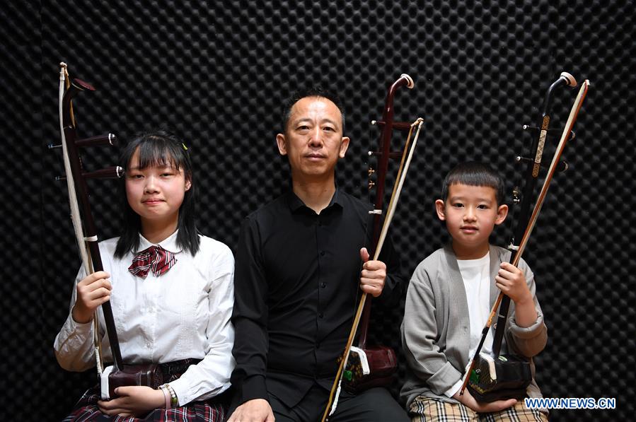 CHINA-GANSU-MUSICAL INSTRUMENTS-ERHU (CN)