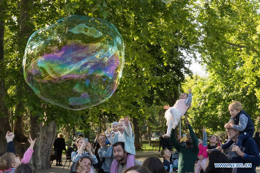 People enjoy soap bubbles in Budapest, Hungary Xinhua English.news.cn