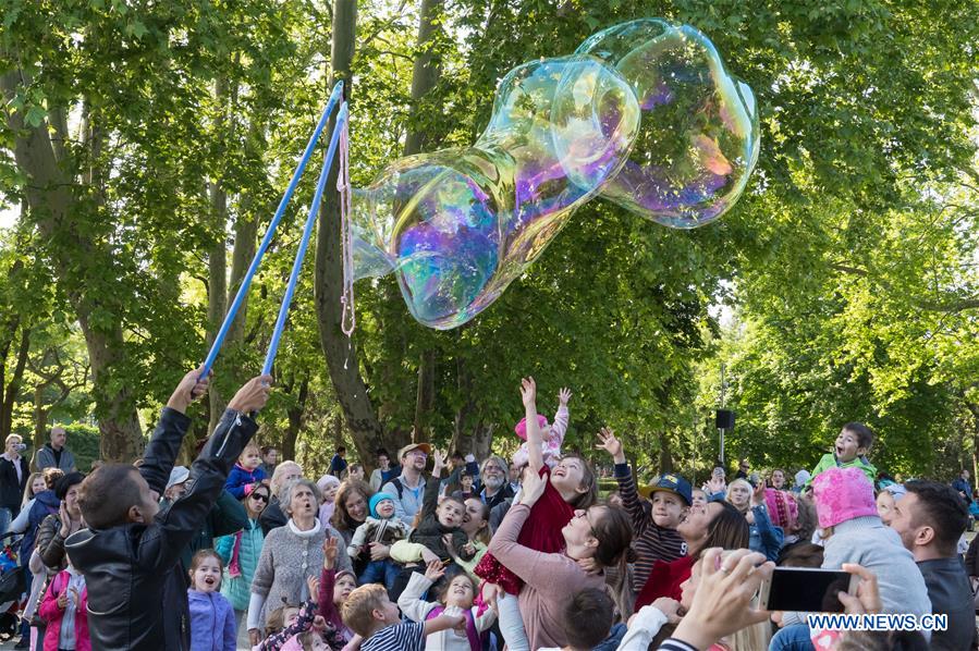 HUNGARY-BUDAPEST-SOAP BUBBLES