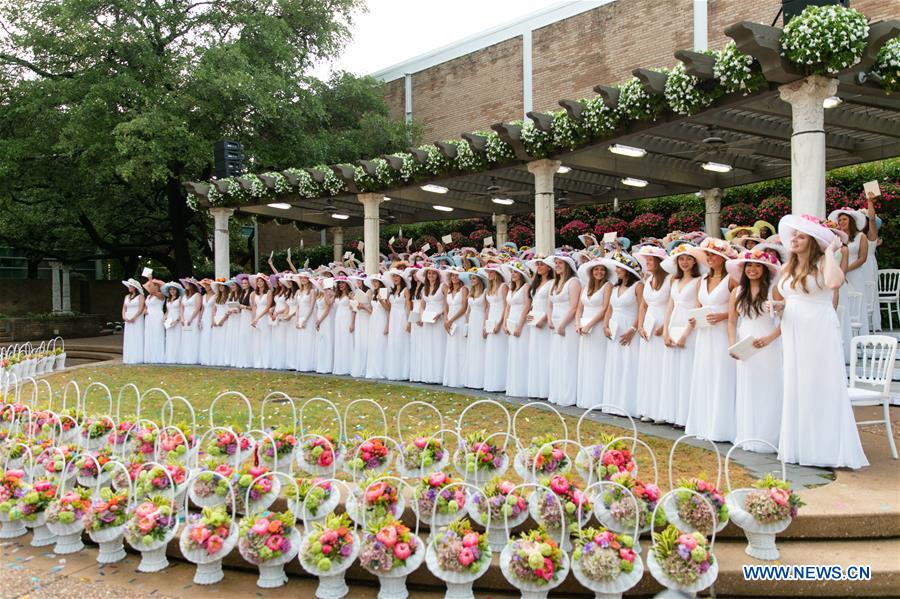 U.S.-DALLAS-COMMENCEMENT CEREMONY