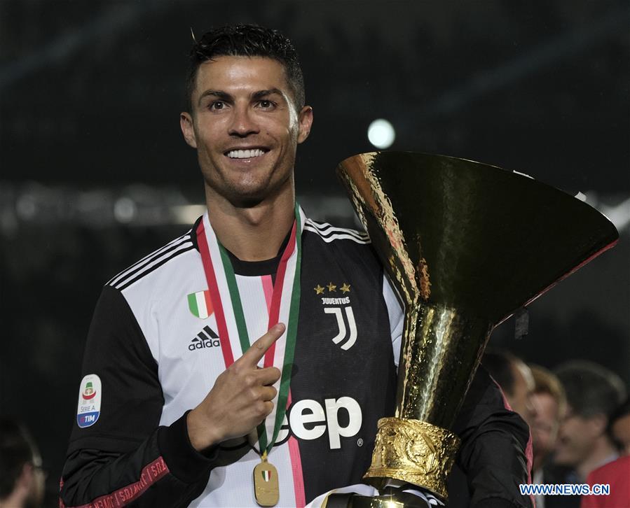 (SP)ITALY-TURIN-SOCCER-SERIE A-JUVENTUS-TROPHY CEREMONY