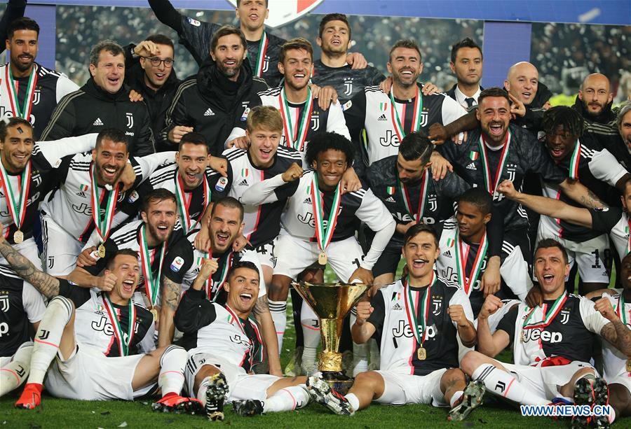 (SP)ITALY-TURIN-SOCCER-SERIE A-JUVENTUS-TROPHY CEREMONY