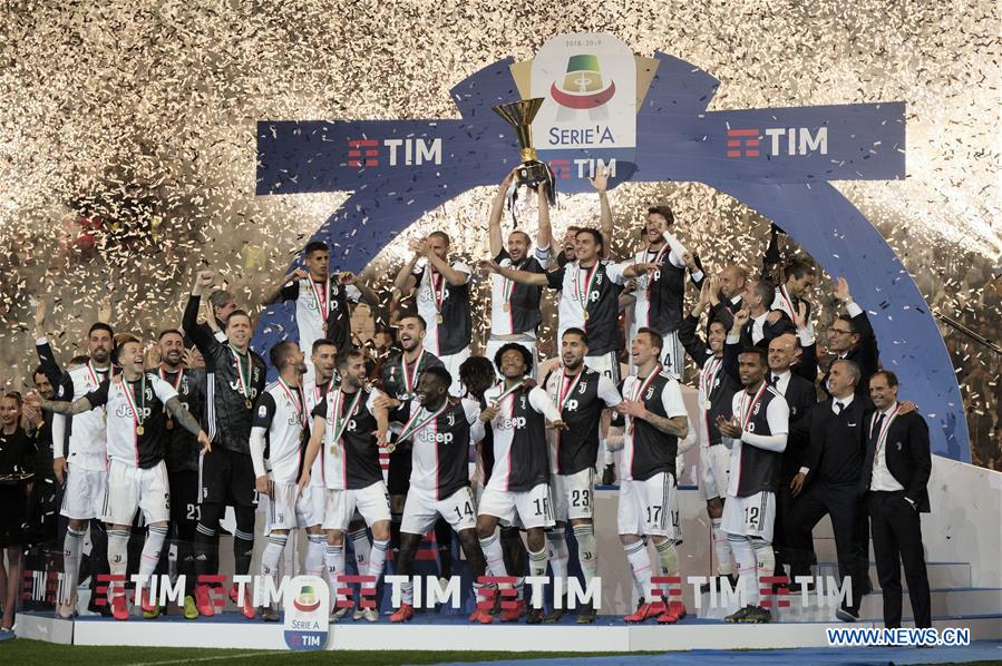 (SP)ITALY-TURIN-SOCCER-SERIE A-JUVENTUS-TROPHY CEREMONY