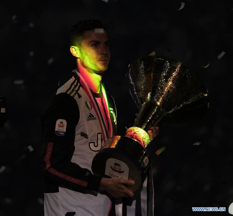 (SP)ITALY-TURIN-SOCCER-SERIE A-JUVENTUS-TROPHY CEREMONY