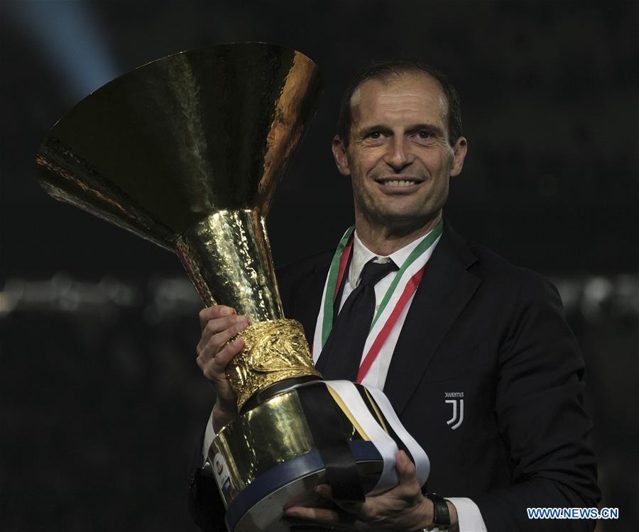(SP)ITALY-TURIN-SOCCER-SERIE A-JUVENTUS-TROPHY CEREMONY