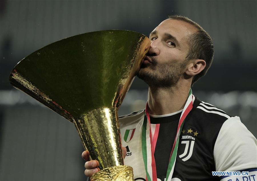 (SP)ITALY-TURIN-SOCCER-SERIE A-JUVENTUS-TROPHY CEREMONY