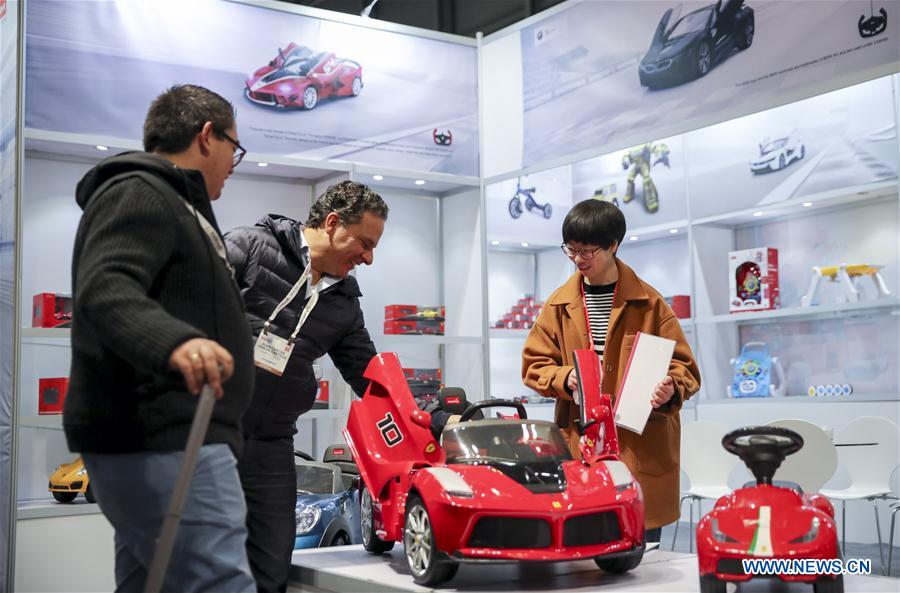 Xinhua Headlines: Tariffs on China to "hit home for every American," warn U.S. industries