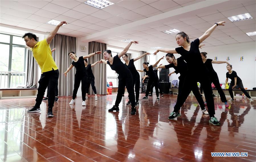 CHINA-SHANGHAI-HEARING-IMPAIRED-DANCE (CN)