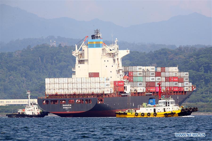 PHILIPPINES-CANADIAN WASTE-CARGO SHIP-PULLING AWAY