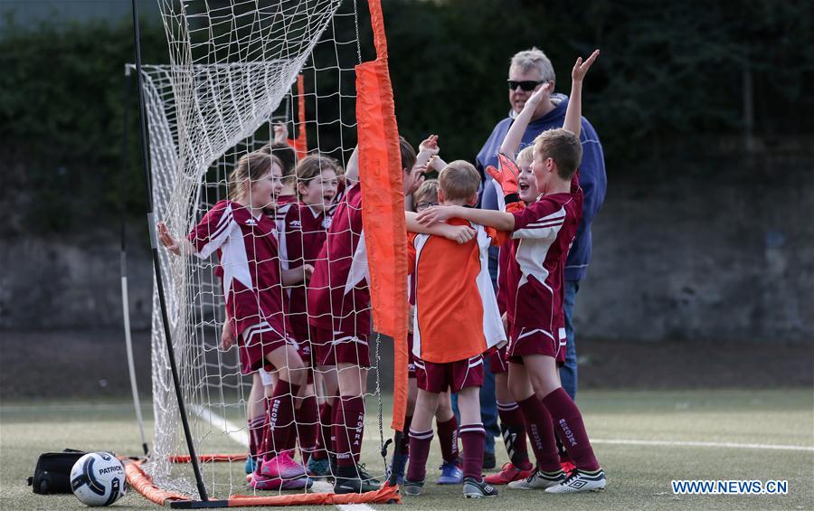 (SP)AUSTRALIA-SYDNEY-FOOTBALL-CHILDREN