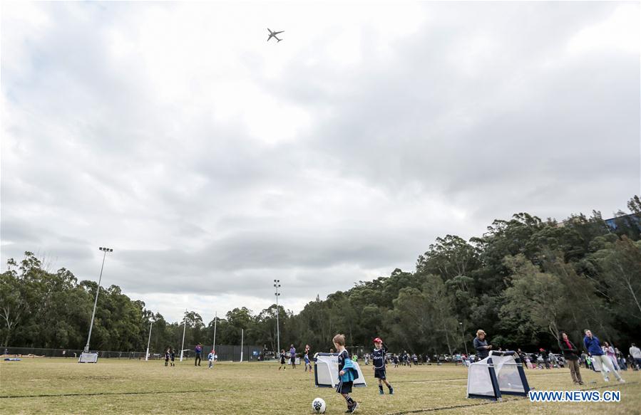 (SP)AUSTRALIA-SYDNEY-FOOTBALL-CHILDREN