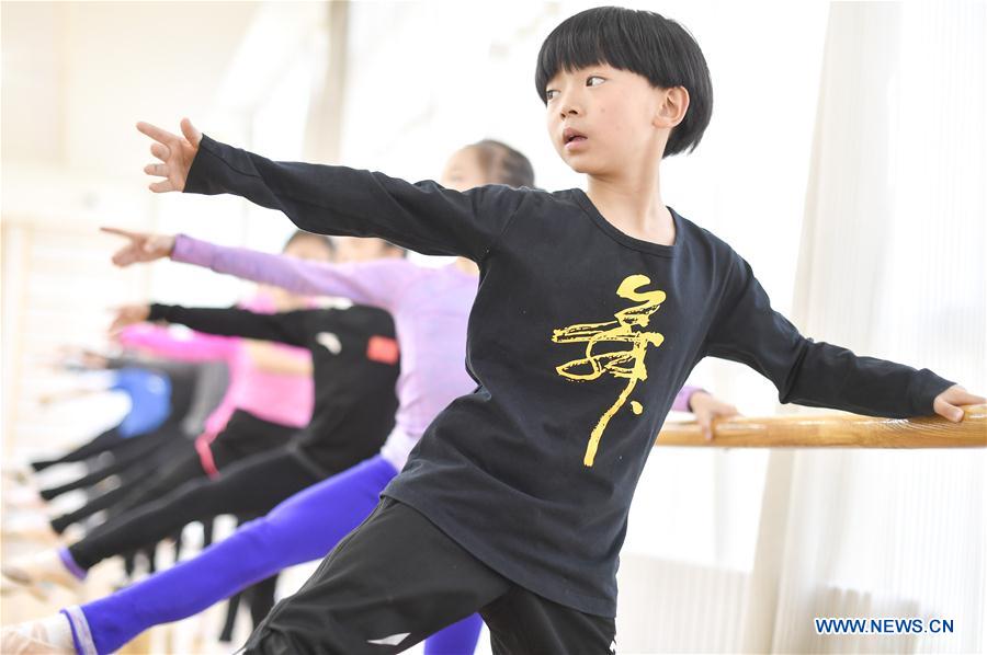 (SP)CHINA-CHANGCHUN-FIGURE SKATING-BOY (CN)