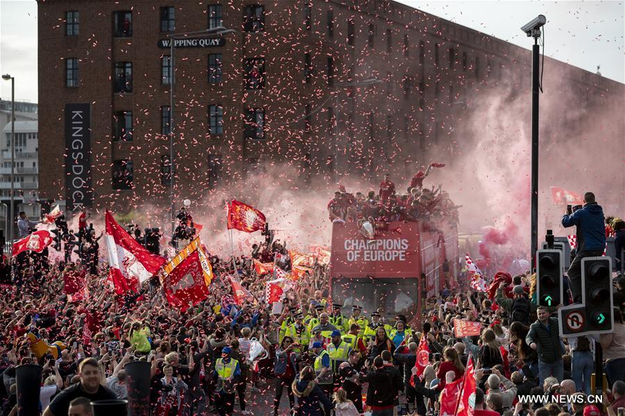 (SP) BRITAIN-LIVERPOOL-FOOTBALL-UEFA CHAMPIONS LEAGUE-LIVERPOOL TROPHY PARADE