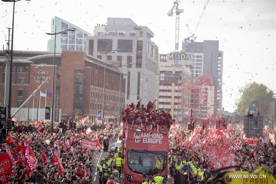 (SP) BRITAIN-LIVERPOOL-FOOTBALL-UEFA CHAMPIONS LEAGUE-LIVERPOOL TROPHY PARADE