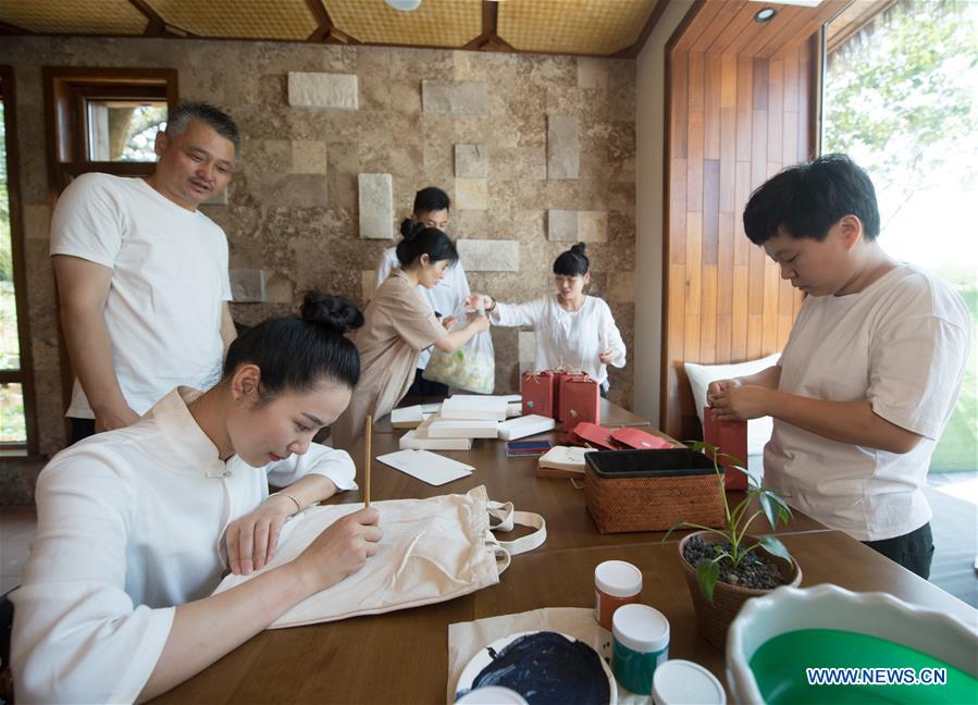 CHINA-ZHEJIANG-ANJI-GUESTHOUSE VILLAGE (CN)