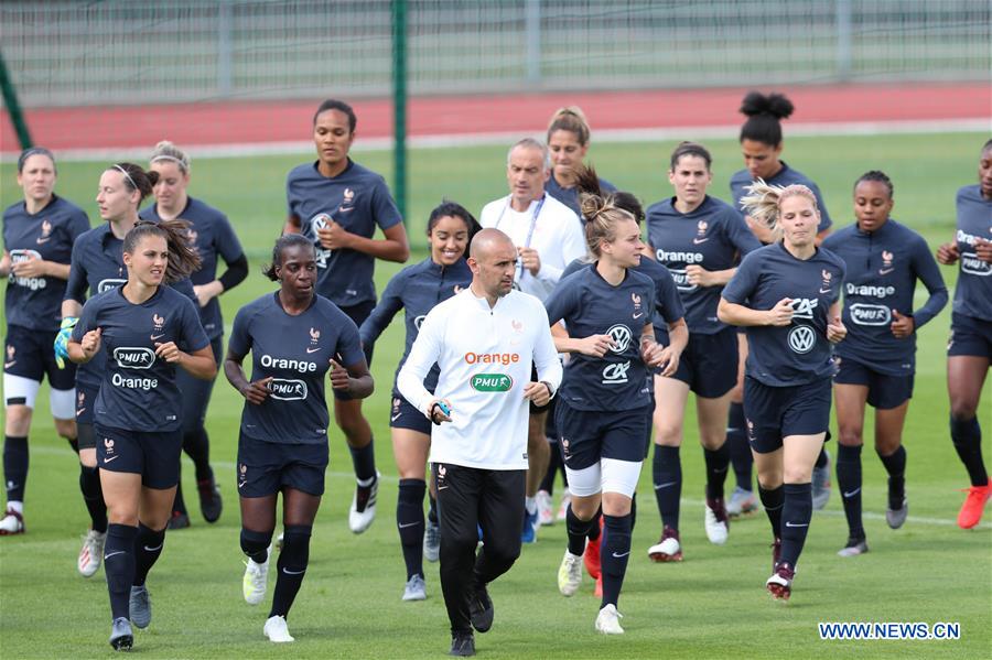 (SP)FRANCE-PARIS-2019 FIFA WOMEN'S WORLD CUP-CHINA-TRAINING SESSION