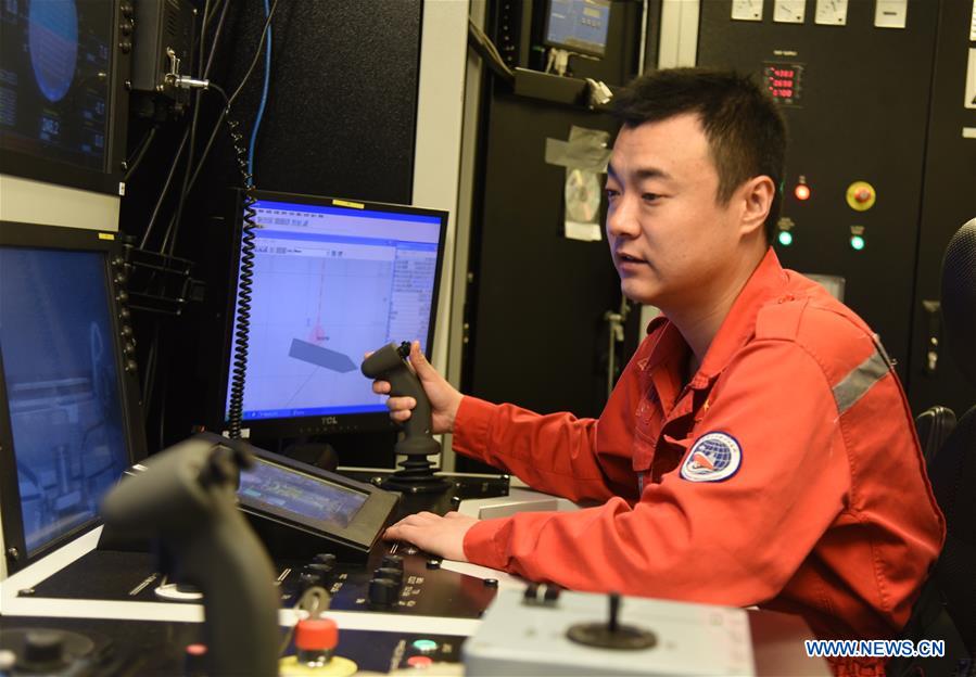 (SCI-TECH)CHINA-ABOARD KEXUE-DRAGON BOAT FESTIVAL-WORK (CN)