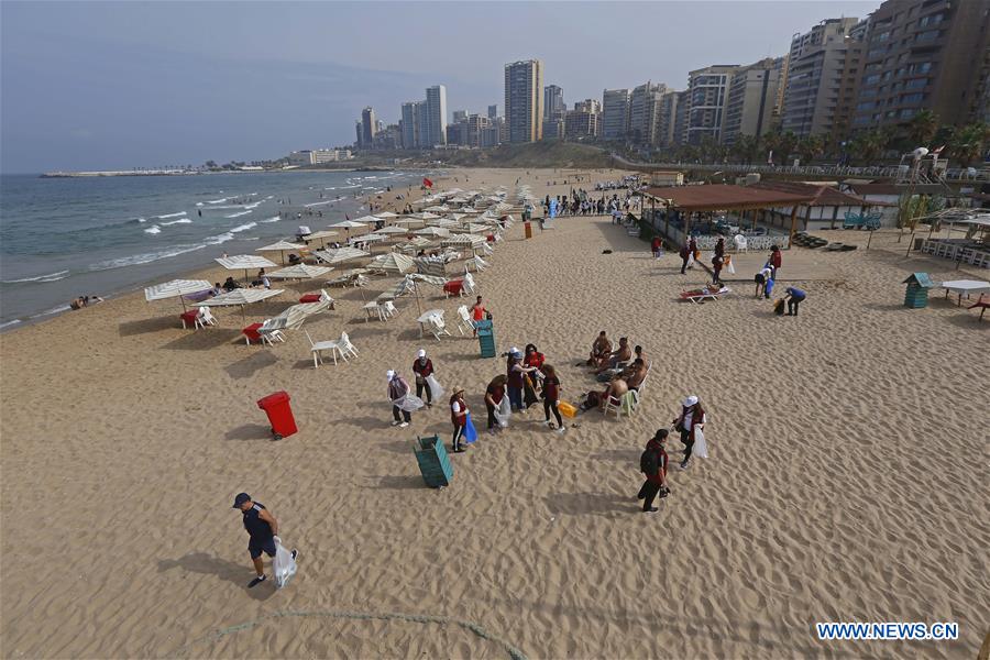LEBANON-BEIRUT-BEACH-CLEANUP
