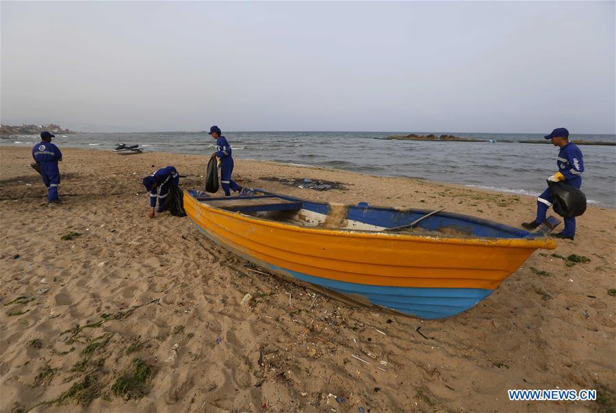 LEBANON-BEIRUT-BEACH-CLEANUP