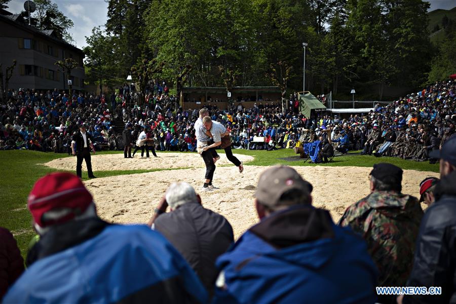 (SP)SWITZERLAND-STOOS-WRESTLING