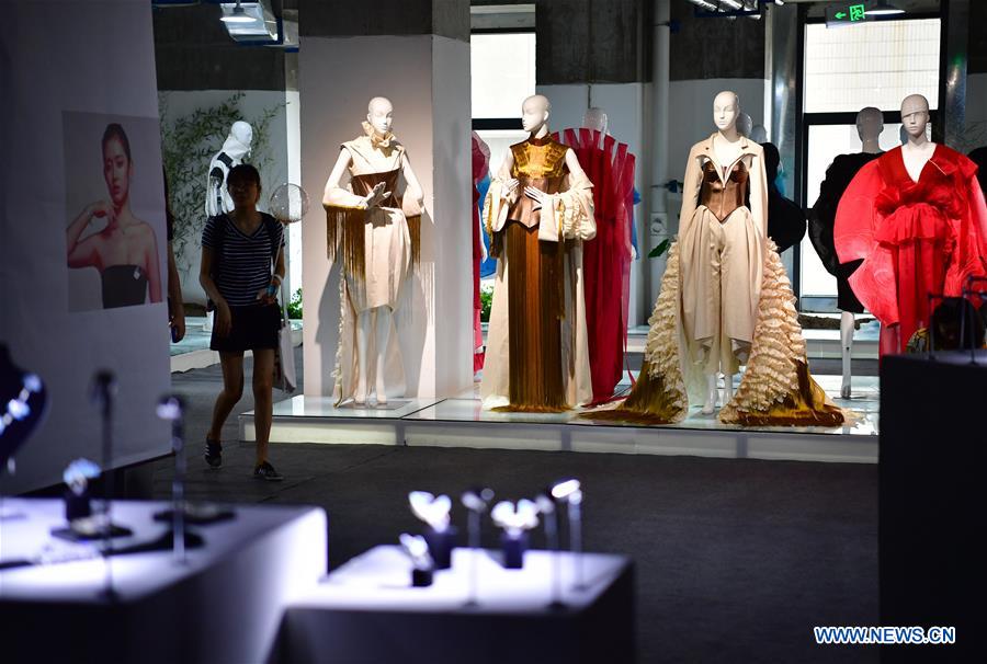 CHINA-XI'AN-GRADUATION EXHIBITION (CN)