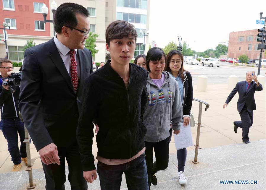U.S.-ILLINOIS-PEORIA-CHINESE SCHOLAR SLAYINIG TRIAL-OPENING STATEMENTS
