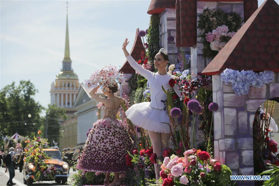 RUSSIA-ST. PETERSBURG-RUSSIA DAY