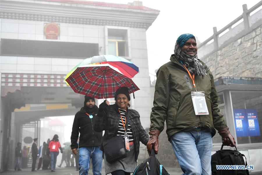 CHINA-TIBET-NATHU LA PASS-INDIAN PILGRIMS (CN)