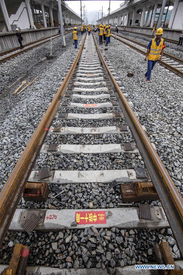 CHINA-HUBEI-SHIYAN-RAILWAY-TRACK-LAYING (CN)