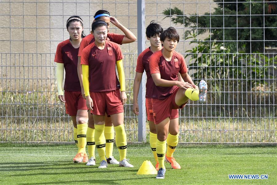 (SP)FRANCE-FABREGUES-2019 FIFA WOMEN'S WORLD CUP-ROUND OF 16-CHINA-TRAINING SESSION