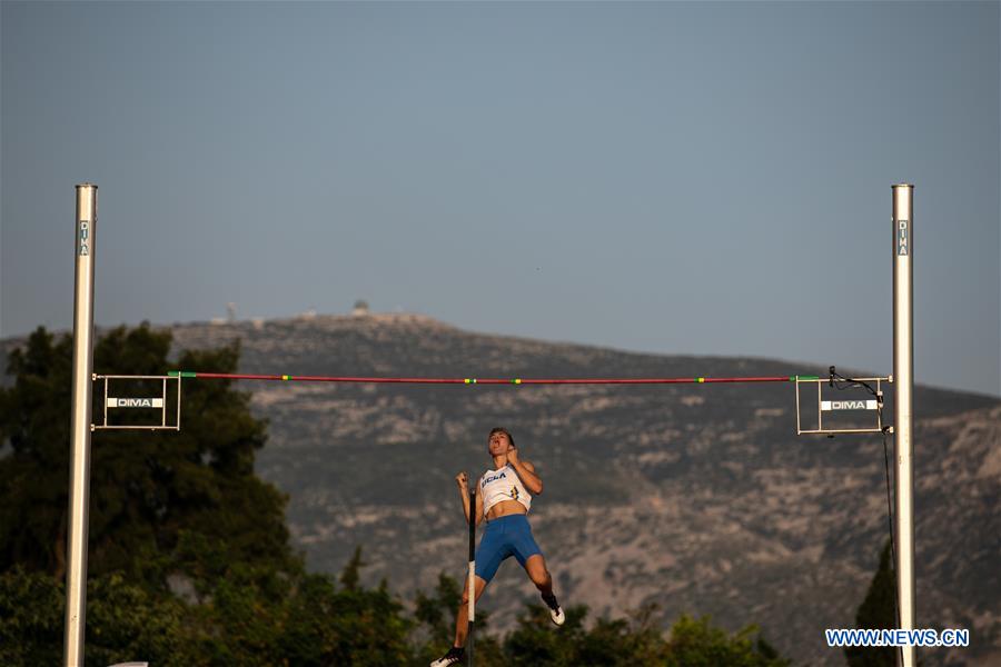 (SP)GREECE-ATHENS-POLE VAULT-STREET CONTEST