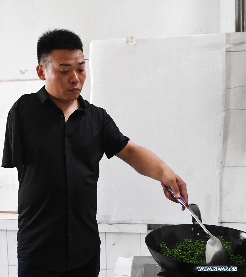 CHINA-CHONGQING-NANCHUAN-DISABLED FARMER (CN)