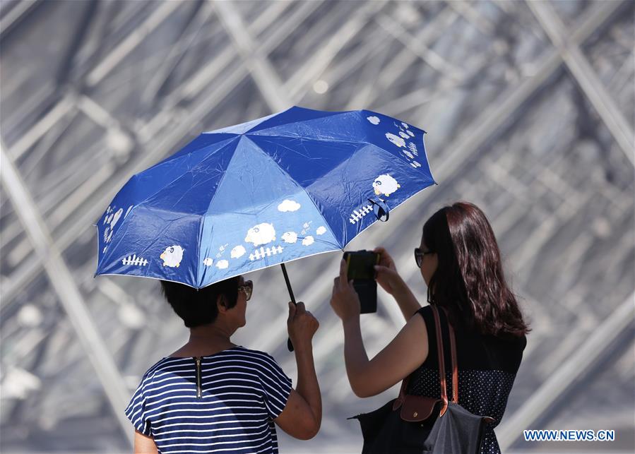 FRANCE-PARIS-HEAT WAVE