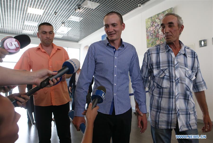 UKRAINE-KIEV-PRISONERS-BACK