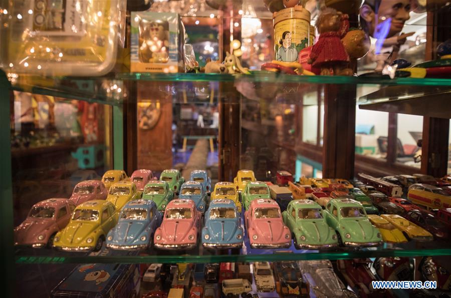 THAILAND-BANGKOK-SECONDHAND SHOP 