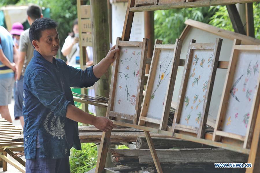CHINA-GUIZHOU-DANZHAI-TRADITIONAL PAPER MAKING (CN)
