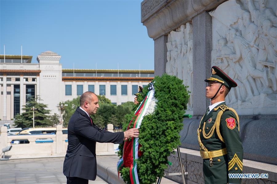 CHINA-BEIJING-BULGARIAN PRESIDENT-MONUMENT-TRIBUTE (CN)