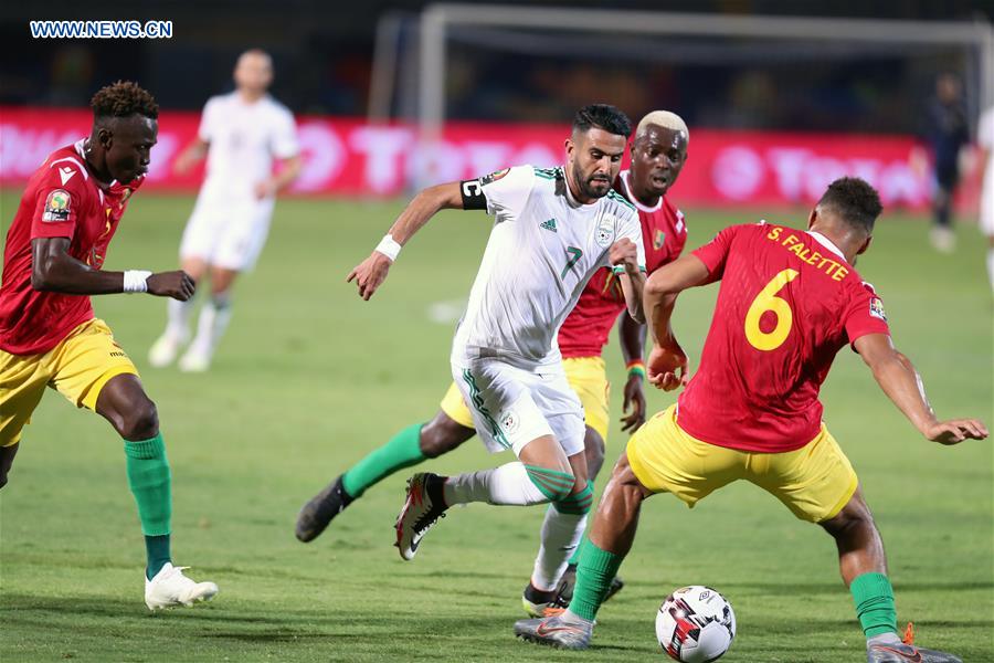 (SP)EGYPT-CAIRO-FOOTBALL-AFRICA CUP OF NATIONS-ALGERIA VS GUINEA