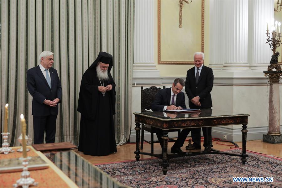 GREECE-ATHENS-MITSOTAKIS-PM-SWEAR IN