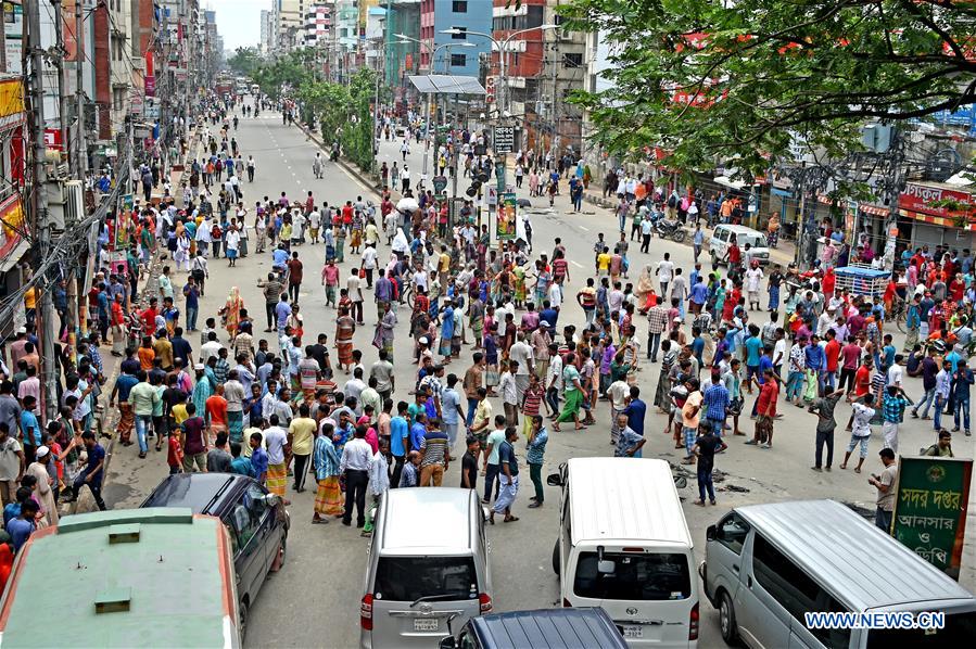 BANGLADESH-DHAKA-RICKSHAW-PULLERS-PROTESTS