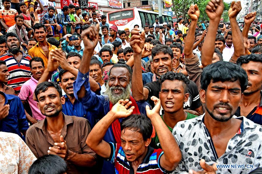 BANGLADESH-DHAKA-RICKSHAW-PULLERS-PROTESTS