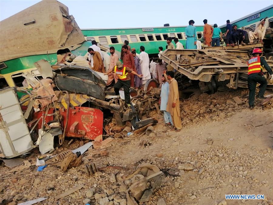 PAKISTAN-RAHIM YAR KHAN-TRAIN-ACCIDENT
