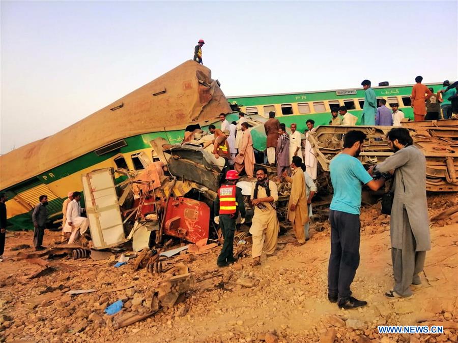 PAKISTAN-RAHIM YAR KHAN-TRAIN-ACCIDENT
