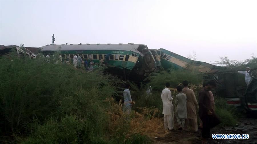 PAKISTAN-RAHIM YAR KHAN-TRAIN-ACCIDENT
