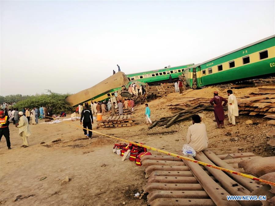 PAKISTAN-RAHIM YAR KHAN-TRAIN-ACCIDENT