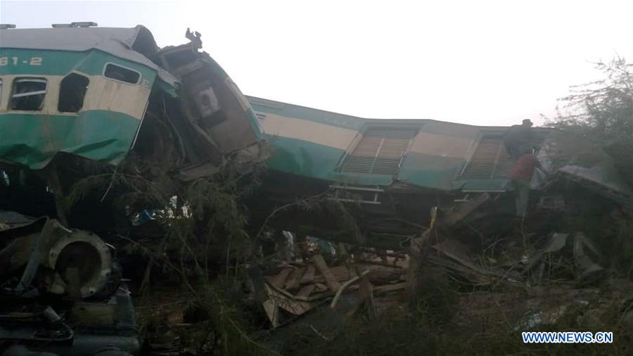 PAKISTAN-RAHIM YAR KHAN-TRAIN-ACCIDENT