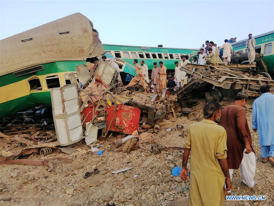 PAKISTAN-RAHIM YAR KHAN-TRAIN-ACCIDENT