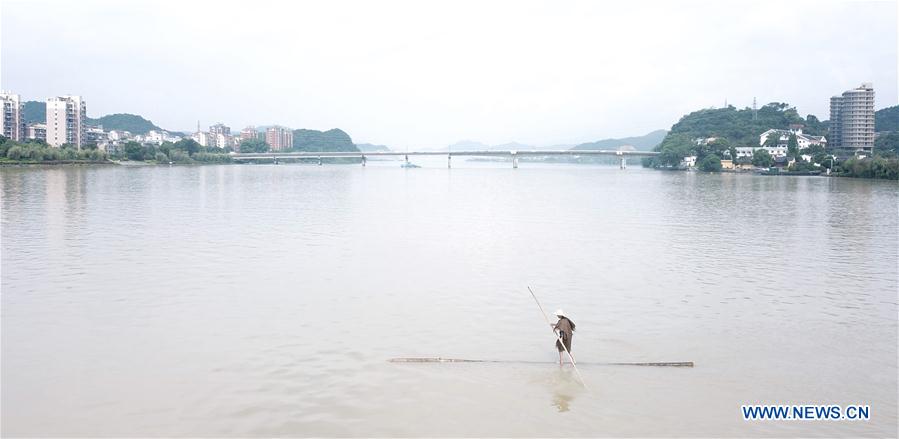 CHINA-ZHEJIANG-HANGZHOU-BAMBOO-CROSSING RIVER (CN)