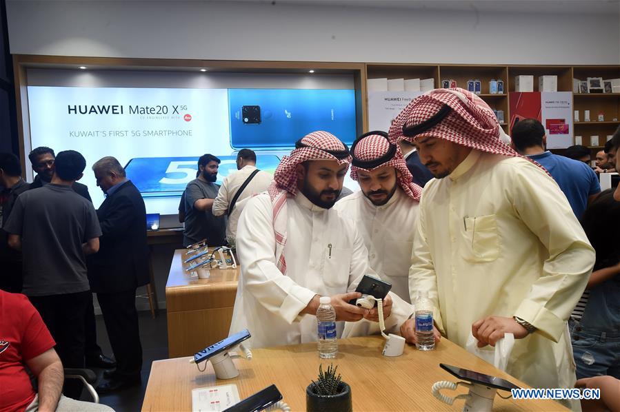 KUWAIT-FARWANIYA GOVERNORATE-HUAWEI-5G SMARTPHONE-LAUNCH